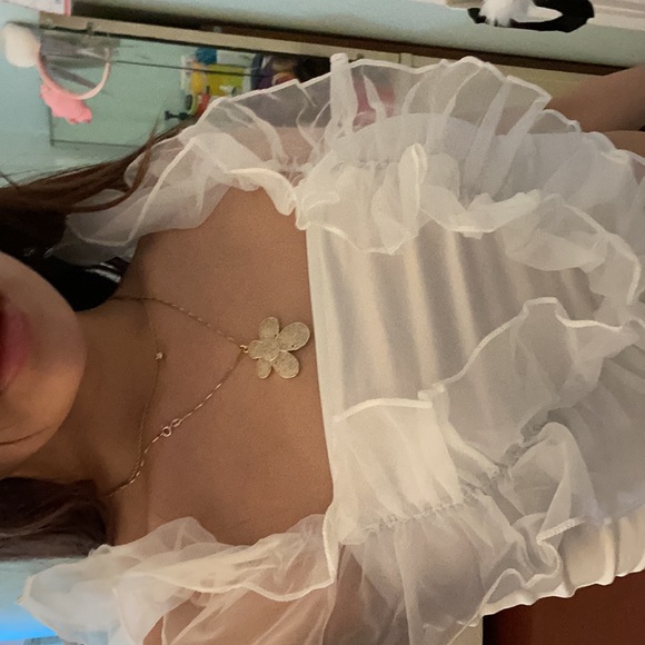 White frilly crop top - Picture 4 of 4